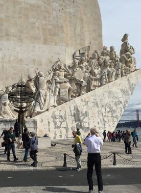 Padrão dos Descobrimentos, commemorating the 500th anniversary of the death to Prince Henry the Navigator